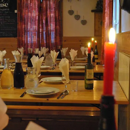 Chalet Chardons Hostel