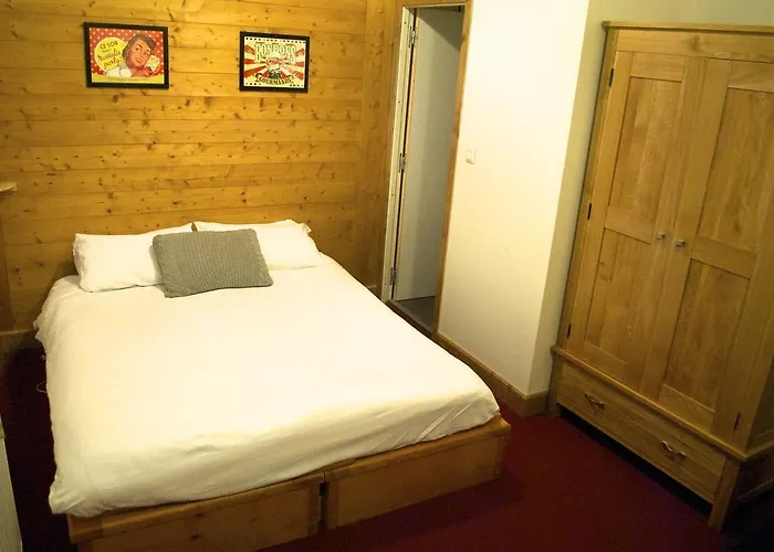 Chalet Chardons Hostel * Tignes